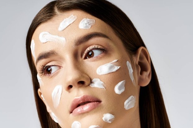 Read more about the article Discover The Best Eye Creams for Anti-Aging, Dark Circles, & Wrinkles
